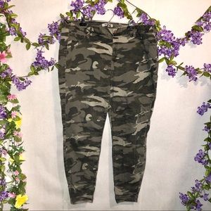 Refuge Camouflage Print Skinny Jeans